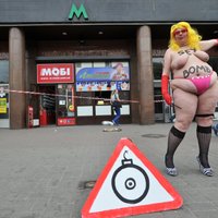 FEMEN atradušas pašas savu seksbumbu