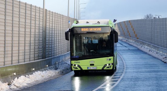 Ķirsis rosina paplašināt bezmaksas Rīgas sabiedriskā transporta braucēju klāstu