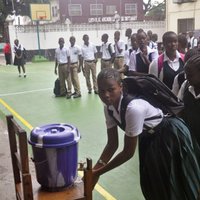 Libērijā atver Ebolas vīrusa dēļ jau pusgadu slēgtās skolas