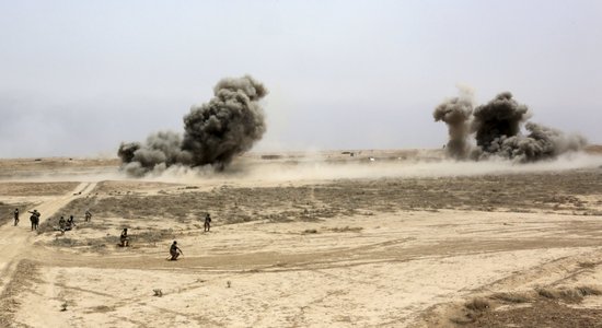 Irākas gaisa spēki kļūdas dēļ bombardējuši civiliedzīvotājus; vismaz 52 bojāgājušie