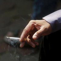 Polijā smēķējošiem darbiniekiem varētu nākties strādāt ilgāk