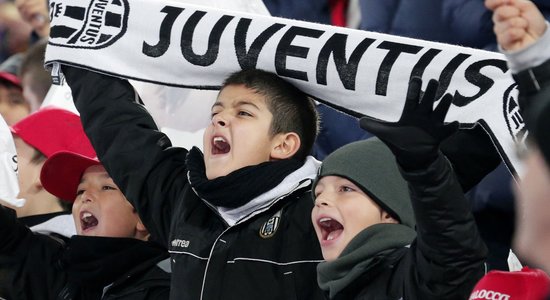 Mančestras 'United' aizsargs Evrā pievienojas 'Juventus'
