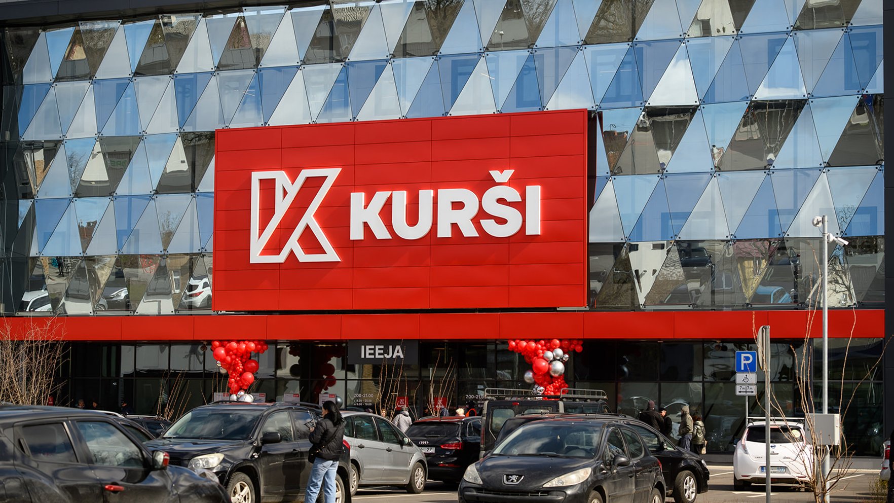 Foto: Pēc pārbūves Rīgā durvis vēris veikals "Kurši"