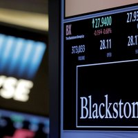 Baltijas banku tirgū 'Blackstone' nebaidās no konkurences ar 'Swedbank' un SEB, vēsta laikraksts
