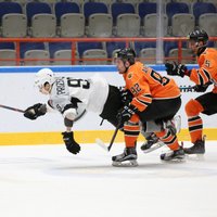 'Rīgas' hokejisti Habarovskā izlaiž no rokām divu vārtu pārsvaru