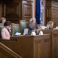 Saeima konceptuāli atbalstījusi 'pēc krīzes' likumprojektu paketi (plkst. 14:40)