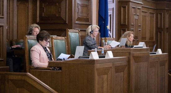 Saeima konceptuāli atbalstījusi 'pēc krīzes' likumprojektu paketi (plkst. 14:40)