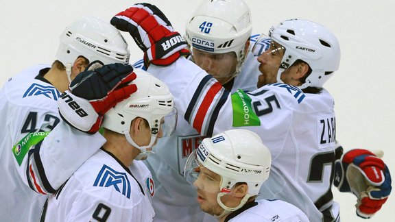 Magņitogorskas 'Metallurg' no Gagarina kausa izslēdz Kuldu un 'Salavat Julajev' Magņitogorskas 'Metallurg' no Gagarina kausa izslēdz Kuldu un 'Salavat Julajev'