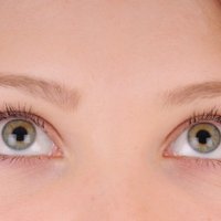 Психолог объяснила закатывание глаз при разговоре