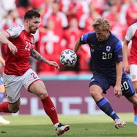 Kritizē UEFA lēmumu Dānijai likt pabeigt spēli pēc Ēriksena saļimšanas