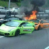 Video: Malaizijā uz lielceļa sadeg trīs 'Lamborghini' superauto