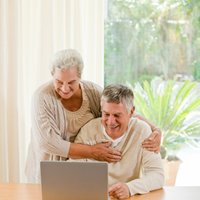 Pētījums: Tehnoloģijas palīdz vecākajai paaudzei mazināt vientulības sajūtu
