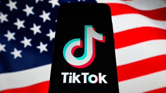 Tramps sniedzis garantijas – "TikTok" atjauno darbību ASV