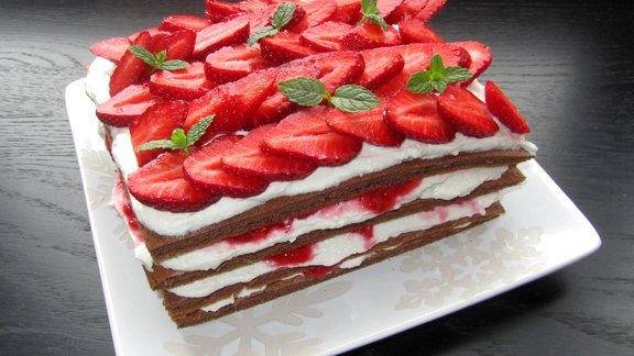 Zemeņu un biezpiena torte kaloriju skaitītājiem - 5