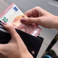 Vidējā darba alga 'uz papīra' pārsniegusi 1000 eiro