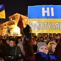 Protestētāji Kijevā pieprasa Zelenskim samitā ar Krieviju aizstāvēt savas valsts intereses