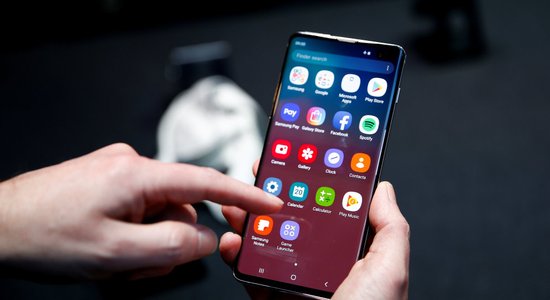 Samsung пообещала решить проблему с разблокировкой Galaxy S10 чужими отпечатками