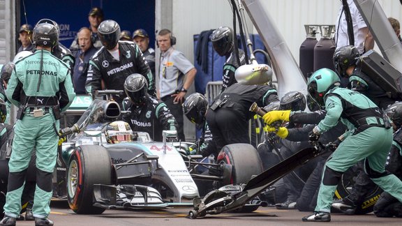 Lewis Hamilton pitstop Monaco