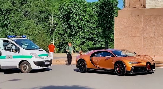 Video: Piecu miljonu 'Bugatti' pie Brīvības pieminekļa – sods 55 eiro