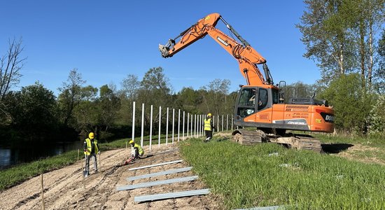 Izbūvēti jau 130 kilometri žoga uz Latvijas–Krievijas robežas