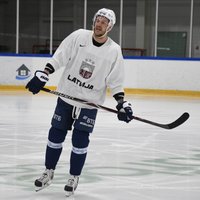 Latvijas hokeja izlase Rīgas 'burbulī' aizvadījusi pirmo attālināto treniņu