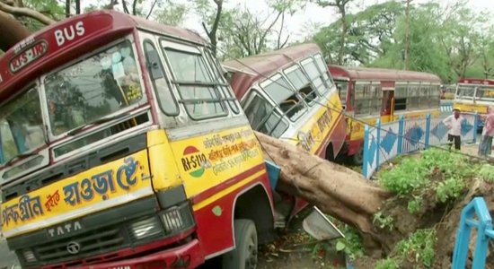 Foto: Ciklona 'Amphan' posta darbi Indijā un Bangladešā