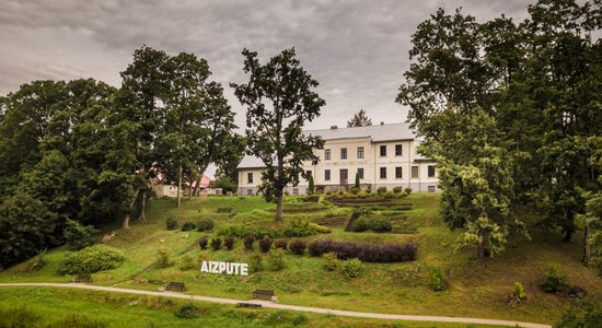 Šovasar piedzīvo gardēžu un kultūras baudījumu Aizputē