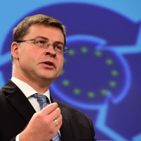Dombrovskis atbalsta Vācijas ideju par degvielas nodokli bēgļu finansēšanai