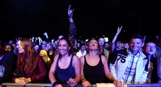 Foto: Ar skaļu ballīti izskan 'Fono Cēsis' pirmā diena