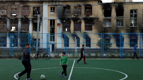 iznīcināta skola Ukrainā