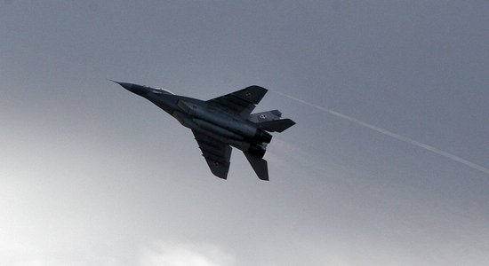 Polija piegādās Ukrainai MiG-29 iznīcinātājus tikai pēc F-35 saņemšanas, paziņo ministrs  