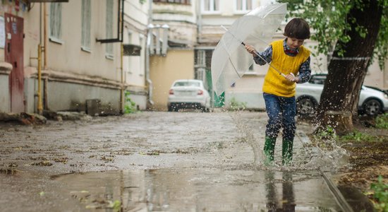 В среду в Латвии ожидаются дожди, местами сильные 