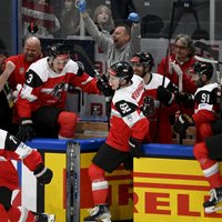 Austrijas hokejisti 'bullīšos' šokē čehus un izveido jezgu Latvijas apakšgrupā