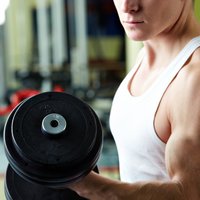 Zinātnieki: lai tiktu pie muskuļiem, nav jāceļ supersmagi svari