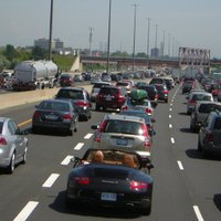 Izgudrota unikāla pieeja, kā pilsētā mazināt sastrēgumus