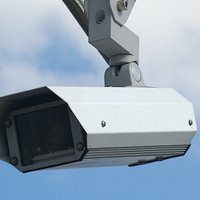 Pilsētās noziedzību nākotnē varētu kontrolēt ar novērošanas kamerām, cer ministrs