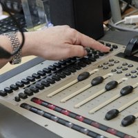 Daļai radio programmu būs jāpāriet uz raidīšanu tikai valsts valodā