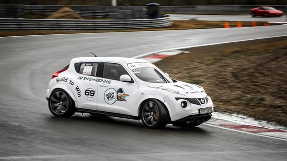 Nisan Juke R (SV Engineering) 