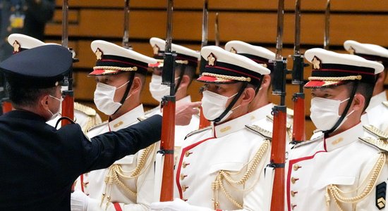 Ķīnas un Ziemeļkorejas ēnā: Japānas valdība lūdz piešķirt rekordlielu finansējumu valsts aizsardzībai