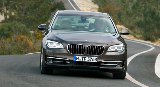 Amerikāņi pieprasa 'BMW' izstrādāt 'M7' modifikāciju