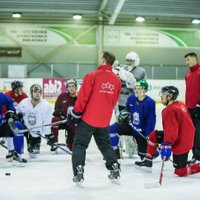 Zināms Latvijas U-20 hokeja izlases sastāvs dalībai pasaules čempionātā