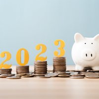 Гид по 2023 году: что случится с вашей зарплатой, пенсией, пособиями и жильем