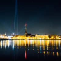 Foto: Galvaspilsēta iemirdzas 'Staro Rīga' gaismās – košāko objektu izlase