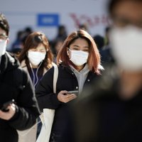 Ķīnā jaunā koronavīrusa upuru skaits sasniedz 425