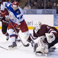 Latvijas U-20 hokejisti ielaiž deviņus vārtus no Krievijas vienaudžiem
