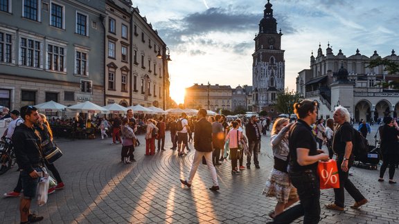 Krakova Polija tūristi gājēji