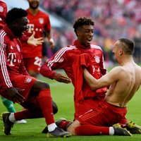 Minhenes 'Bayern' septīto sezonu pēc kārtas triumfē Vācijas bundeslīgā