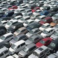 Продажи легковых авто в Латвии упали на 6%