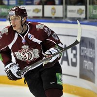 Cipulis un Telkvists sekmē Rīgas 'Dinamo' uzvaru pirms KHL pārtraukuma