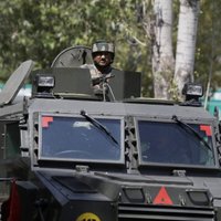 Indijas Kašmirā separātistu kaujinieku uzbrukumā armijas bāzei 21 nogalinātais